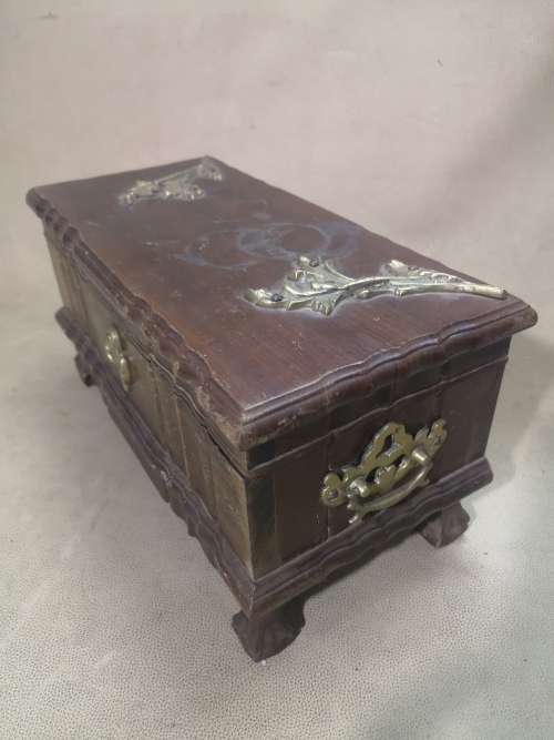 VINTAGE SOLID KIAAT BALL AND CLAW TREASURE CHEST WITH BRASS HANDLES