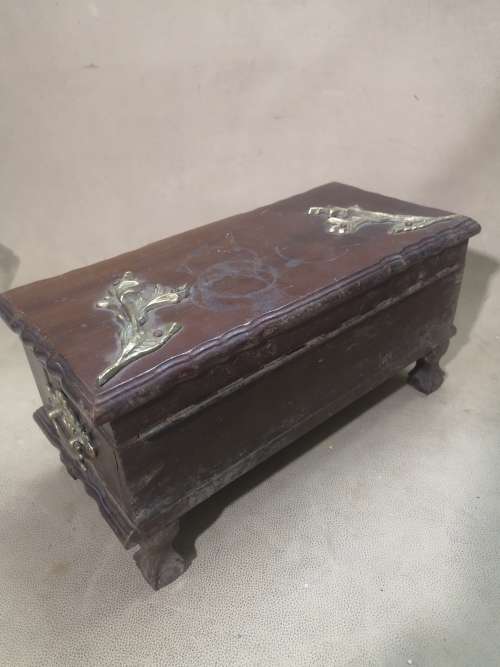 VINTAGE SOLID KIAAT BALL AND CLAW TREASURE CHEST WITH BRASS HANDLES