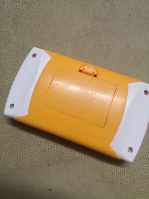 HANDHELD GAMING CONSOLE WITH 21 BUILD IN SEGA GAMES