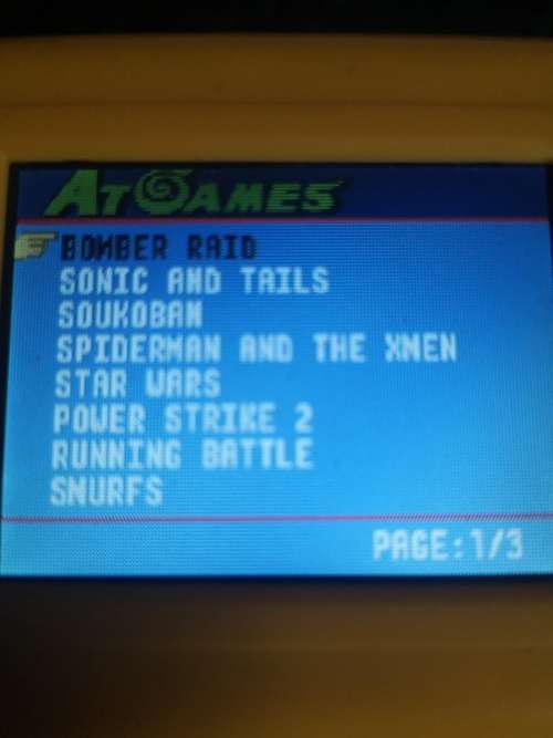 HANDHELD GAMING CONSOLE WITH 21 BUILD IN SEGA GAMES