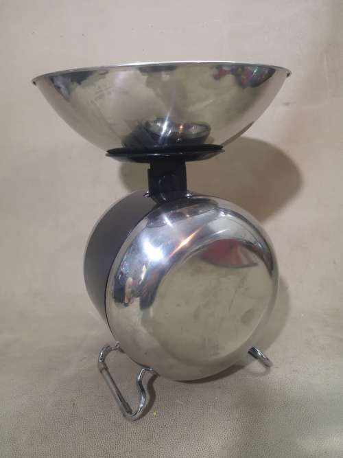MAGNIFICENT VINTAGE TYPHOON STAINLESS STEEL KITCHEN SCALE - VERY GOOD CONDITION