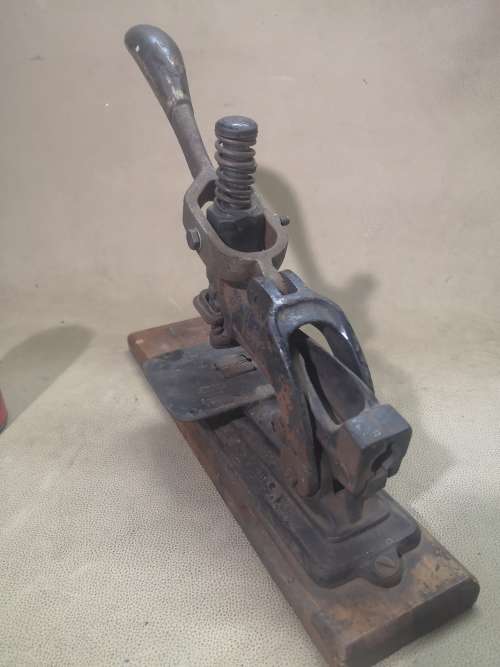 VINTAGE CAST IRON ACME STAPLER