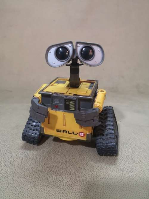 MAGNIFICENT OFFICIAL DISNEY PIXAR VOICE CONTROLLED TALKING, DANCING WALL-E (100% WORKING)