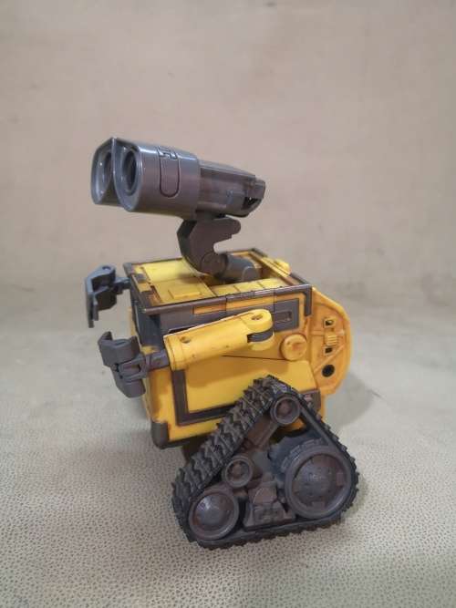 MAGNIFICENT OFFICIAL DISNEY PIXAR VOICE CONTROLLED TALKING, DANCING WALL-E (100% WORKING)