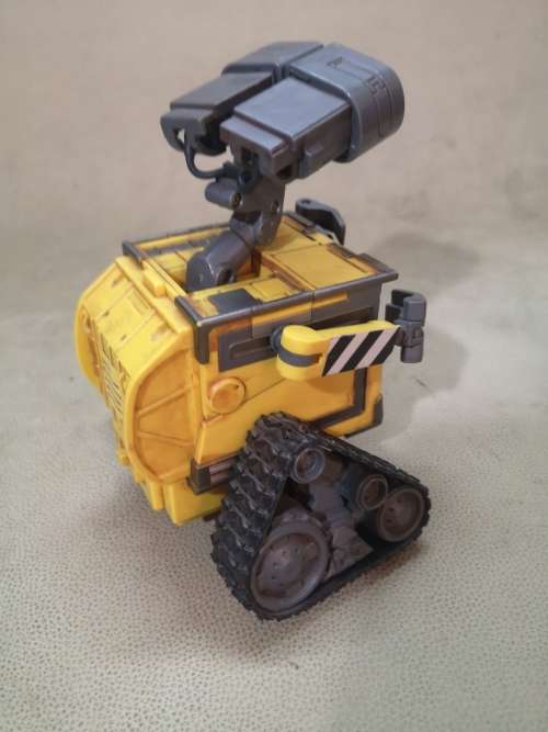 MAGNIFICENT OFFICIAL DISNEY PIXAR VOICE CONTROLLED TALKING, DANCING WALL-E (100% WORKING)
