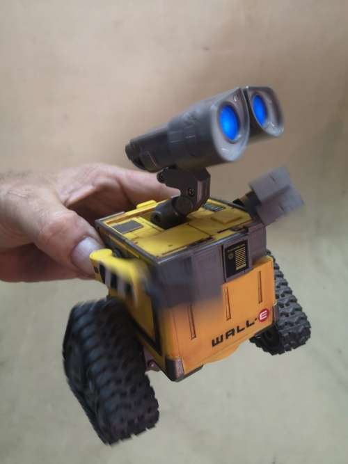 MAGNIFICENT OFFICIAL DISNEY PIXAR VOICE CONTROLLED TALKING, DANCING WALL-E (100% WORKING)