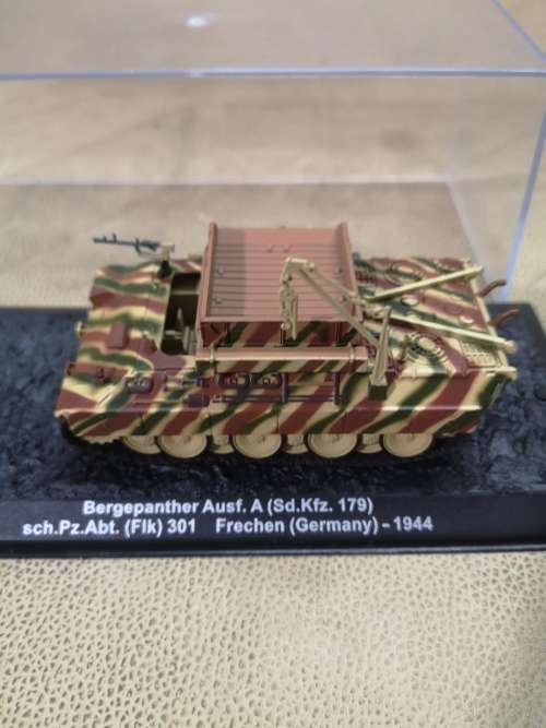 MAGNIFICENT DETAILED DIE CAST MILITARY VEHICLE IN A DISPLAY CASE 2 OF 10