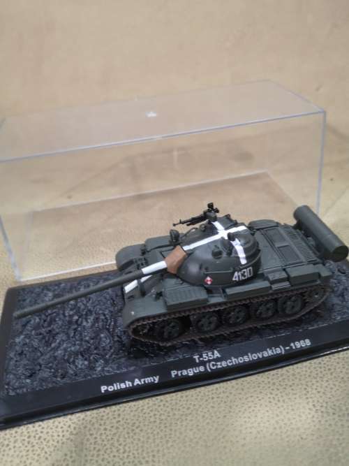 MAGNIFICENT DETAILED DIE CAST MILITARY VEHICLE IN A DISPLAY CASE 3 OF 10