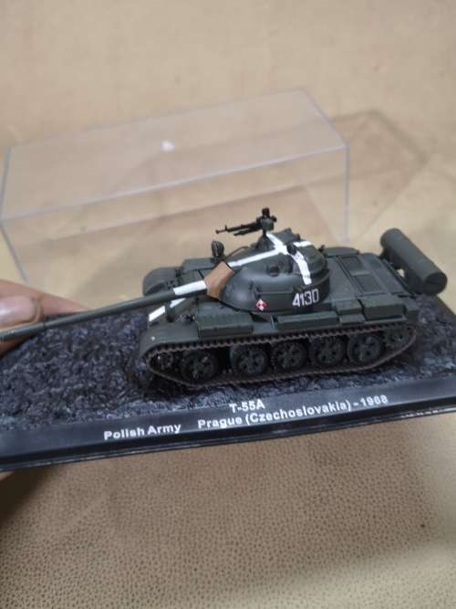 MAGNIFICENT DETAILED DIE CAST MILITARY VEHICLE IN A DISPLAY CASE 3 OF 10