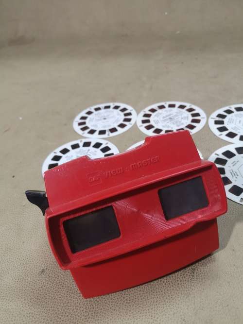VINTAGE COMPLETE VIEWMASTER WITH REELS SET