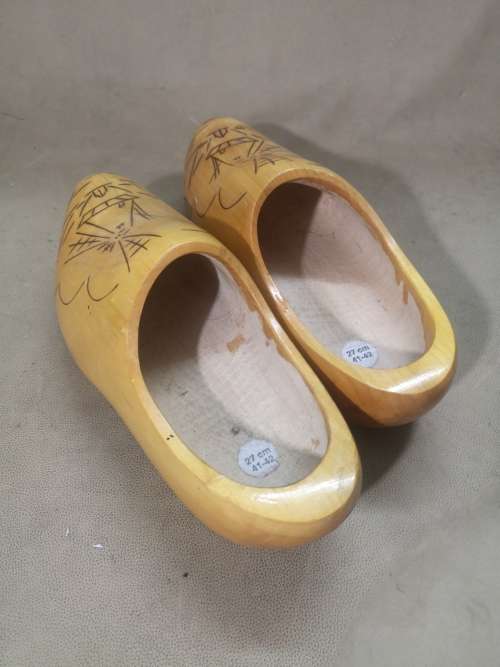 TRADITIONAL  DUTCH WOODEN CLOGS, HANDMADE WINDMILL DESIGN SIZE 27CM 41-42 (US 9)