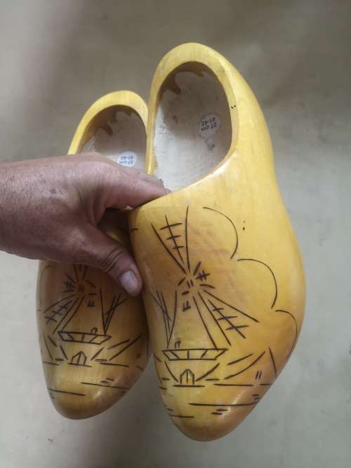 TRADITIONAL  DUTCH WOODEN CLOGS, HANDMADE WINDMILL DESIGN SIZE 27CM 41-42 (US 9)