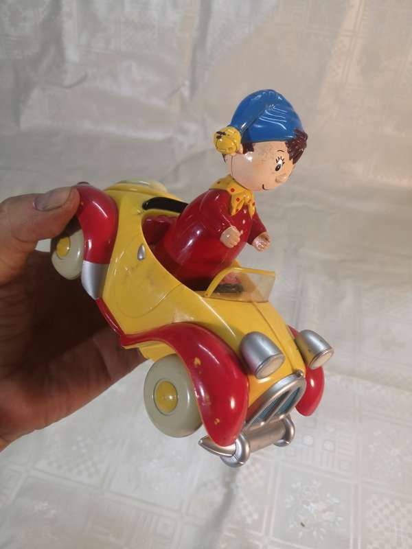 NODDY TOY CAR PUSH DOWN & GO COLLECTABLE