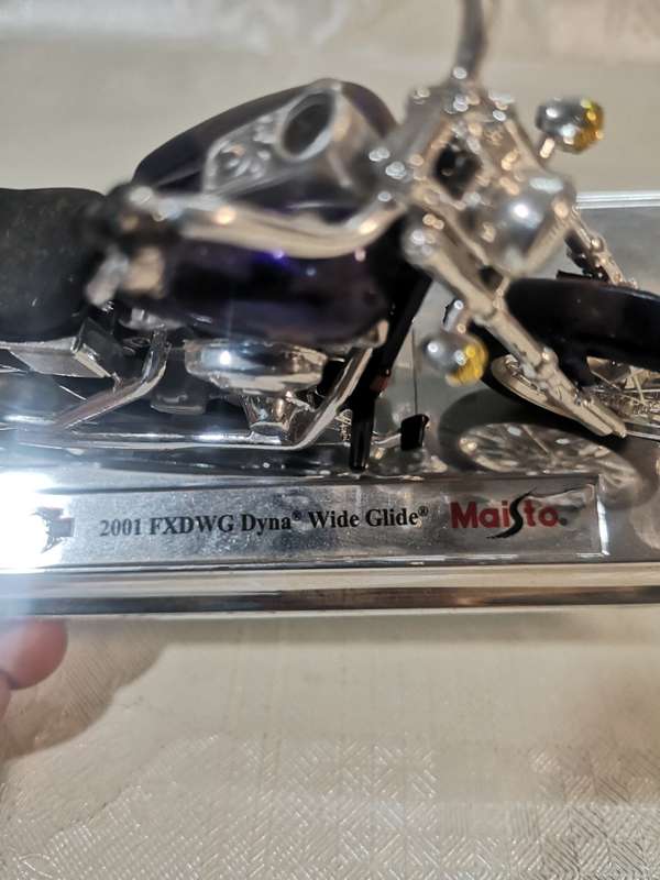 HARLEY DAVIDSON 2001 FXDWG DYNA WIDE GLIDE 1/18 - MAISTO