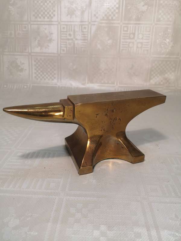 MAGNIFICENT SMALL SOLID BRASS JEWELERS ANVIL (2KG)