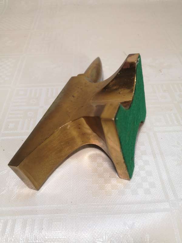 MAGNIFICENT SMALL SOLID BRASS JEWELERS ANVIL (2KG)