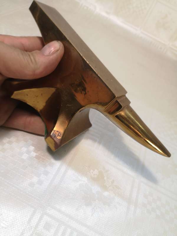 MAGNIFICENT SMALL SOLID BRASS JEWELERS ANVIL (2KG)