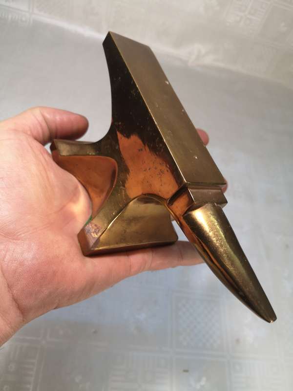 MAGNIFICENT SMALL SOLID BRASS JEWELERS ANVIL (2KG)