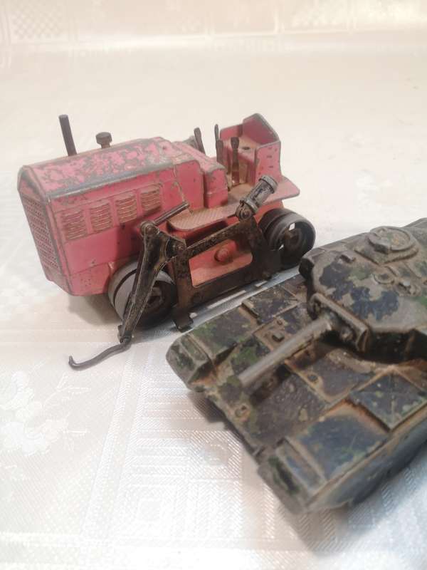 GROUP OF LARGE VINTAGE DINKY SUPER TOYS FOR REPAIRS OR SPARES