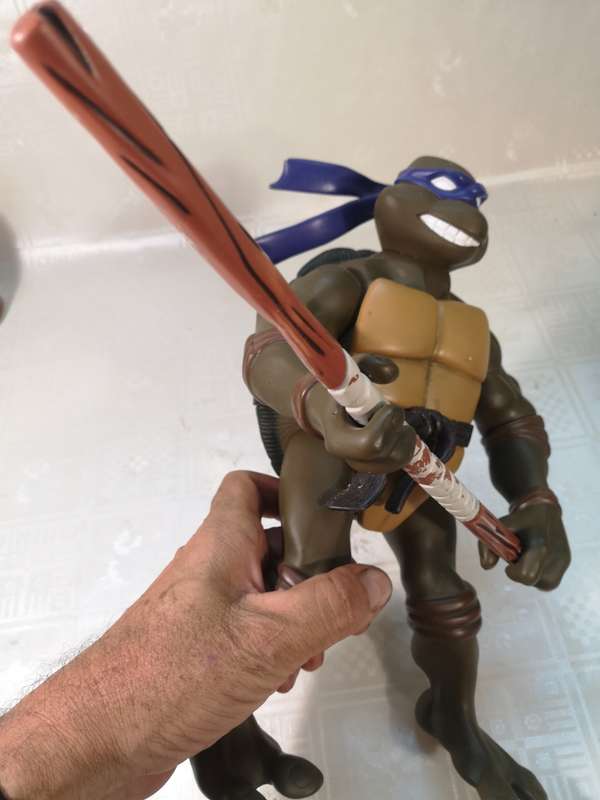 GIANT VINTAGE NINJA TURTLES DONATELLO BY PLAYMATES TOYS - MIRAGE STUDIOS 2 OF 2