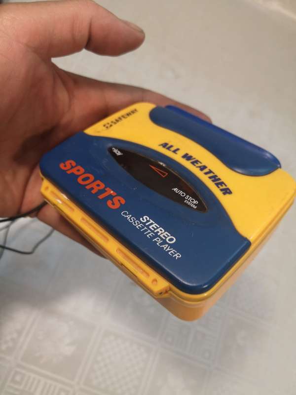 VINTAGE SAFEWAY ALL WEATHER WALKMAN - TESTED WORKING