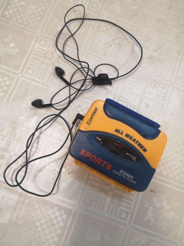 VINTAGE SAFEWAY ALL WEATHER WALKMAN - TESTED WORKING