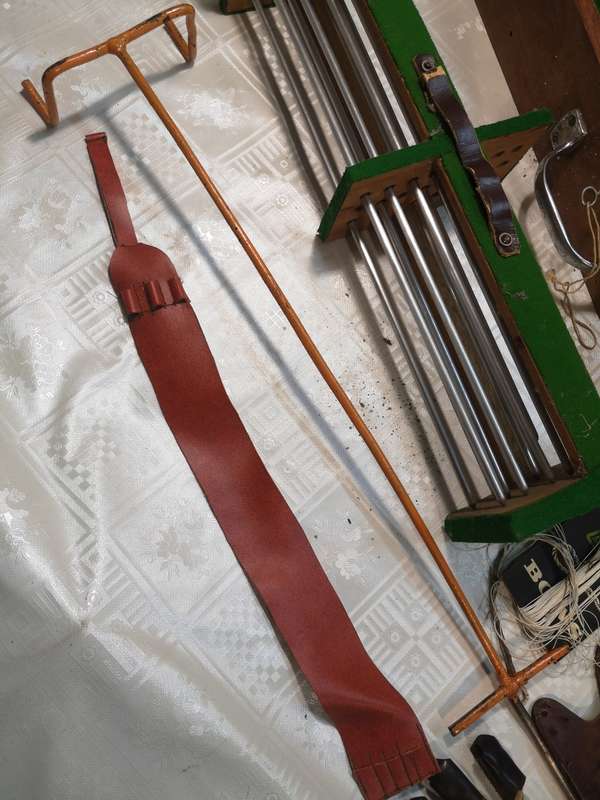MAGNIFICENT ACCLES & POLLOCK 20TH CENTURY APOLLO ARCHERY SET (COMPLETE WITH 2 BOWS IN SET)