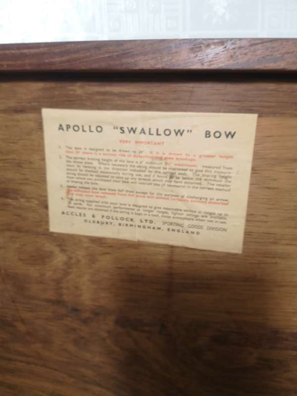 MAGNIFICENT ACCLES & POLLOCK 20TH CENTURY APOLLO ARCHERY SET (COMPLETE WITH 2 BOWS IN SET)