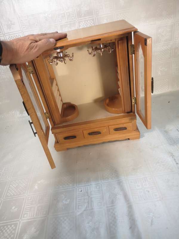 EXQUISITE VINTAGE 1960`S JEWELRY ARMOIRE - VERY LARGE 380MM X 320MM X 160MM