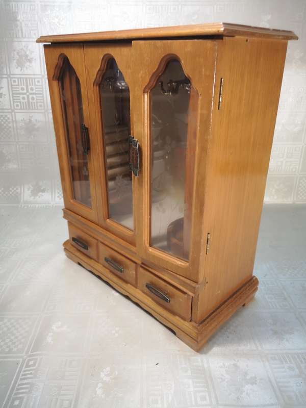 EXQUISITE VINTAGE 1960`S JEWELRY ARMOIRE - VERY LARGE 380MM X 320MM X 160MM