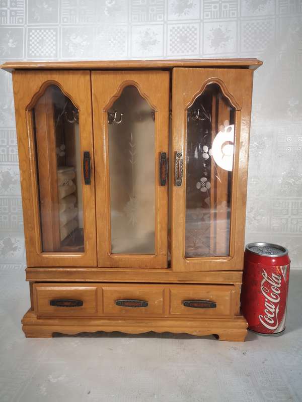 EXQUISITE VINTAGE 1960`S JEWELRY ARMOIRE - VERY LARGE 380MM X 320MM X 160MM