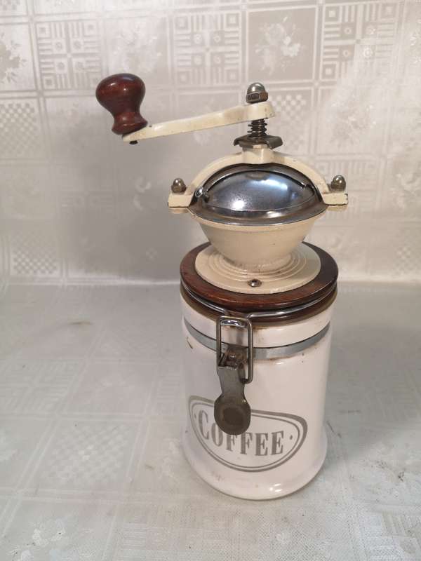 VINTAGE LONDON POTTERY Co.Ltd DAVID BIRCH COFFEE GRINDER - GREAT BRITAIN (Cast iron mechanism)