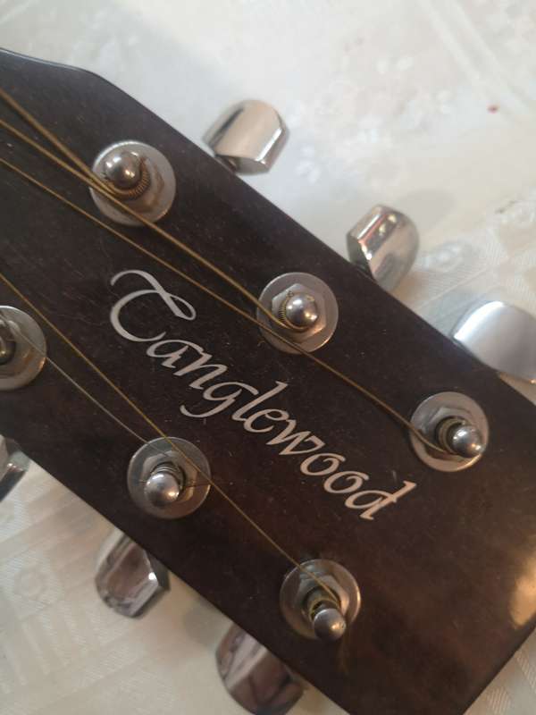 Exquisite Tanglewood Electro Acoustic DBT SFCE AVB Discovery 6-string Guitar (Full Size)