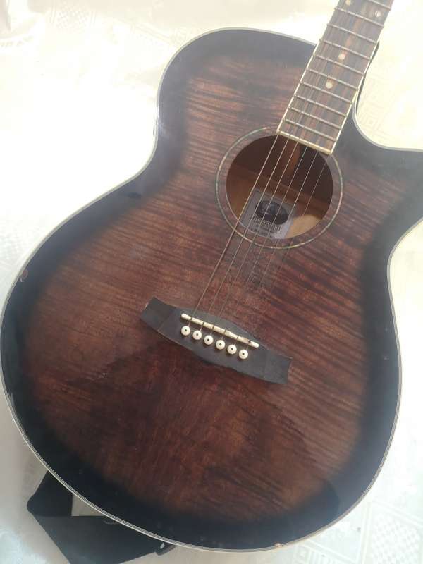 Exquisite Tanglewood Electro Acoustic DBT SFCE AVB Discovery 6-string Guitar (Full Size)
