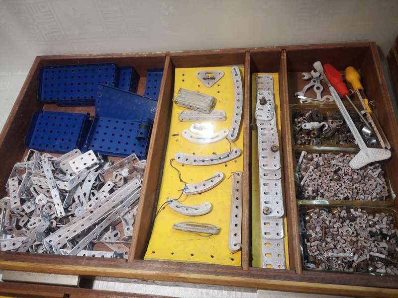 ABSOLUTELY MASSIVE!!! VINTAGE 1973 MECCANO OUTFIT NO.10 IN GIANT ORIGINAL WOODEN CASE & ALL MANUALS