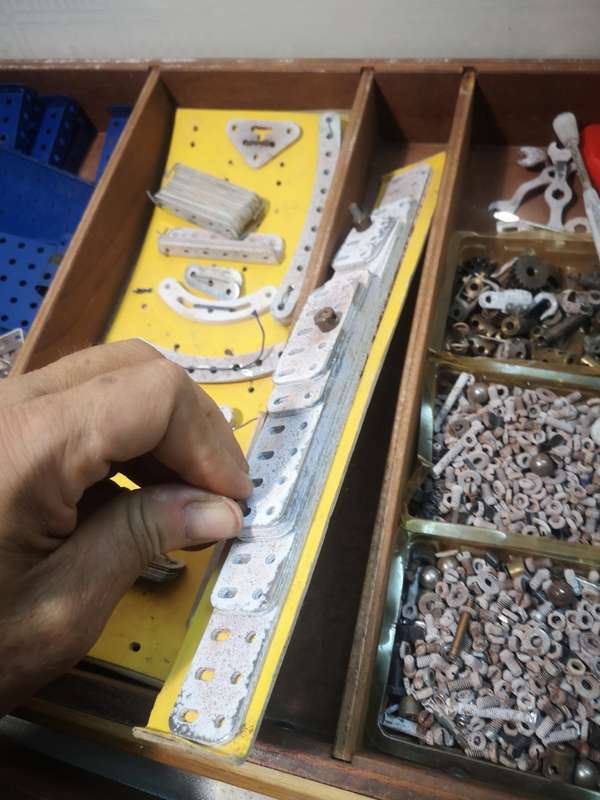 ABSOLUTELY MASSIVE!!! VINTAGE 1973 MECCANO OUTFIT NO.10 IN GIANT ORIGINAL WOODEN CASE & ALL MANUALS