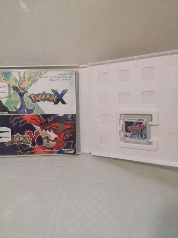 ORIGINAL POKEMON Y 3DS GAME