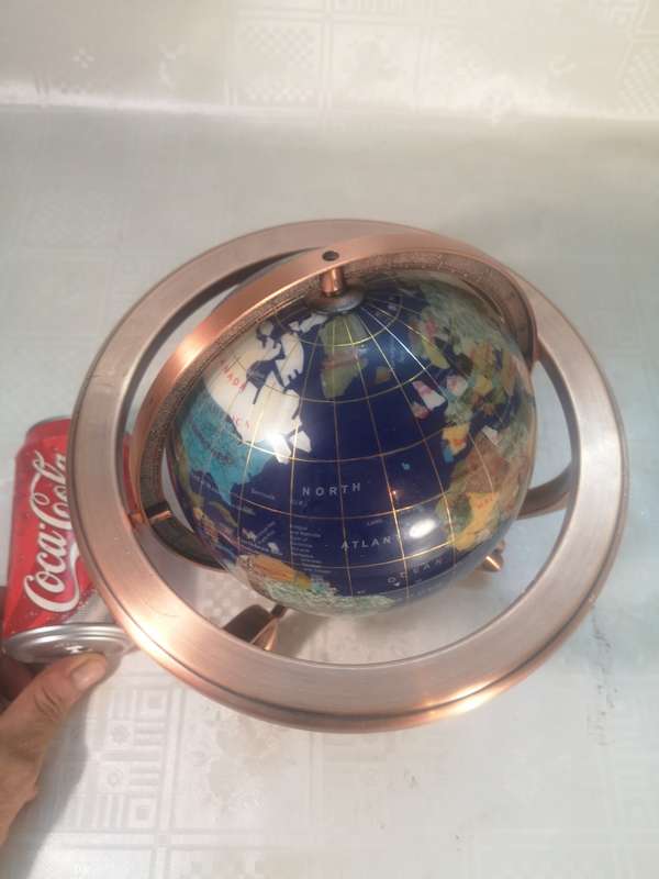 STUNNING WORLD GLOBE ON A BRASS TABLE STAND