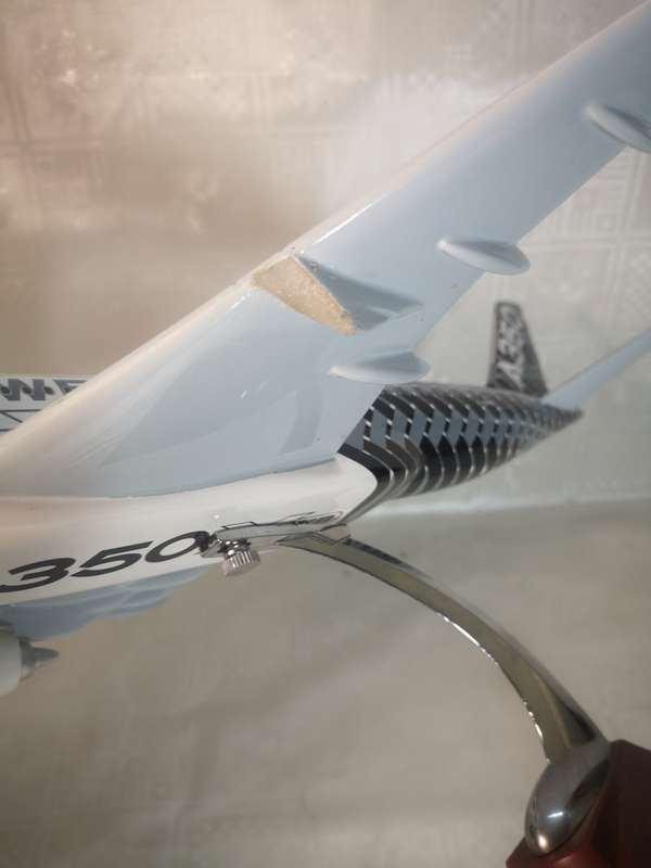 VERY LARGE AIRBUS A350 RESIN AIRCRAFT 1/142 ON DISPLAY STAND