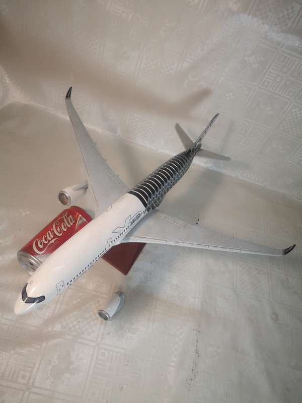 VERY LARGE AIRBUS A350 RESIN AIRCRAFT 1/142 ON DISPLAY STAND