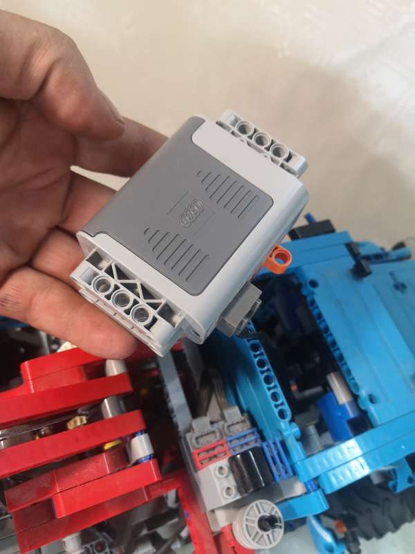 Gigantic 42070 LEGO Technic 6x6 All Terrain Tow Truck