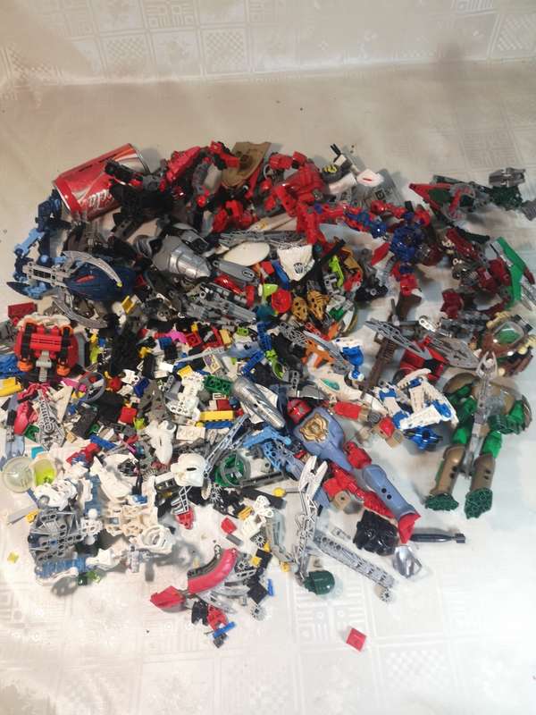 HUGE BUNDLE OF LEGO TECHNIC BUILDING MODELS AND PARTS