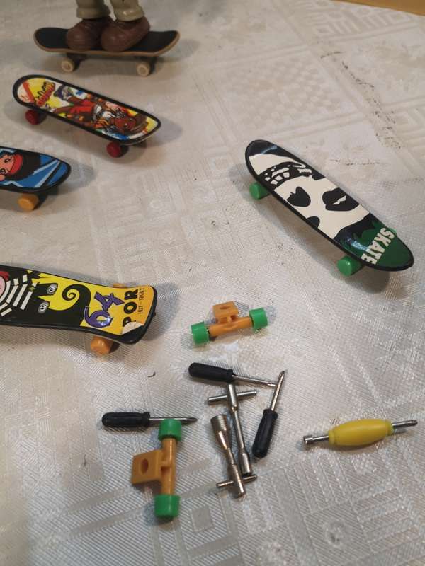 COMPLETE EXTREME SPORT FINGERBOARD SKATEBOARD PARK SET
