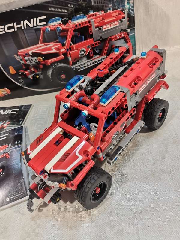 Lego 42075 Technic First Responder Building Kit 513 Pcs 100% Complete