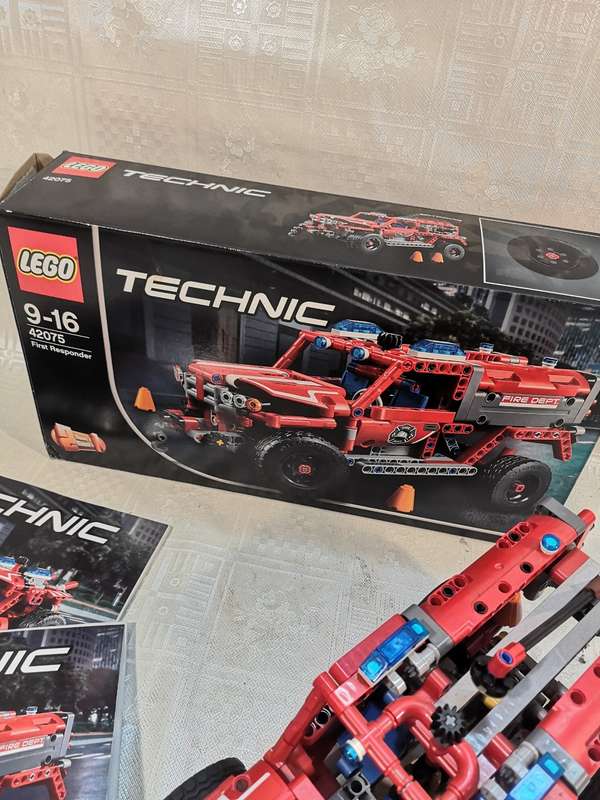 Lego 42075 Technic First Responder Building Kit 513 Pcs 100% Complete