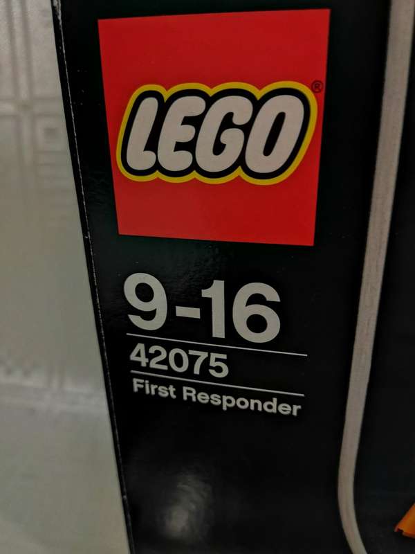 Lego 42075 Technic First Responder Building Kit 513 Pcs 100% Complete