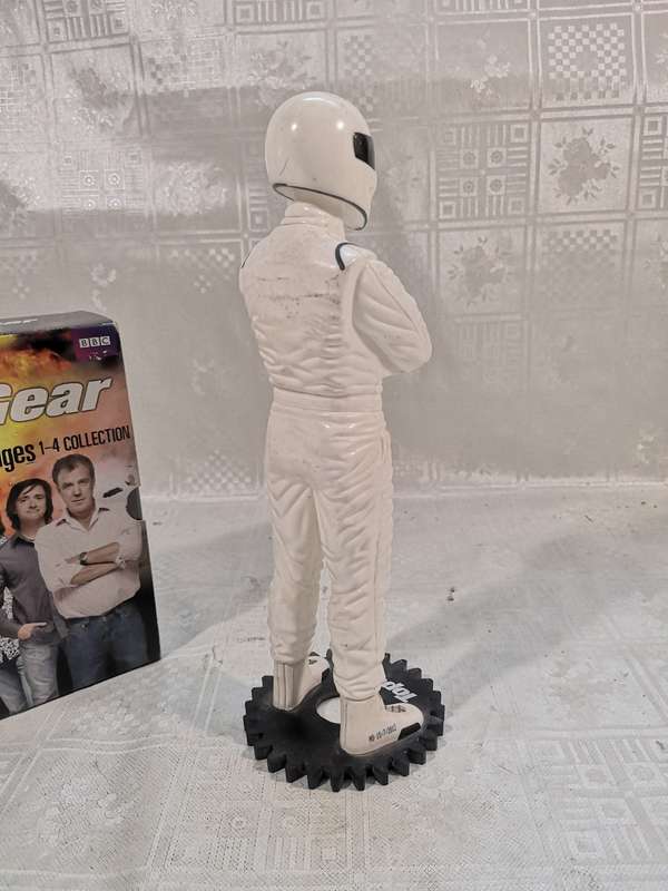 COMPLETE TOP GEAR CHALLENGES COLLECTION WITH A STIG FIGURINE
