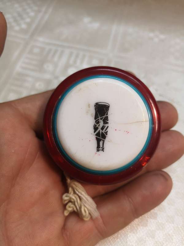 GENUINE VINTAGE RUSSELL COKE YOYO