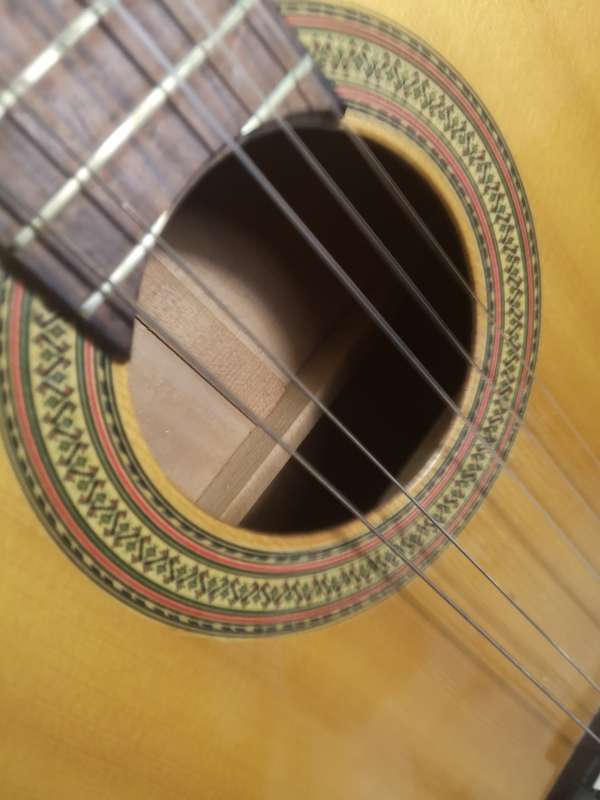 VINTAGE JAPANESE ACOUSTIC GUITAR IN A BEAUTIFUL CASE