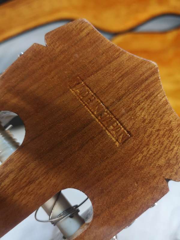VINTAGE JAPANESE ACOUSTIC GUITAR IN A BEAUTIFUL CASE